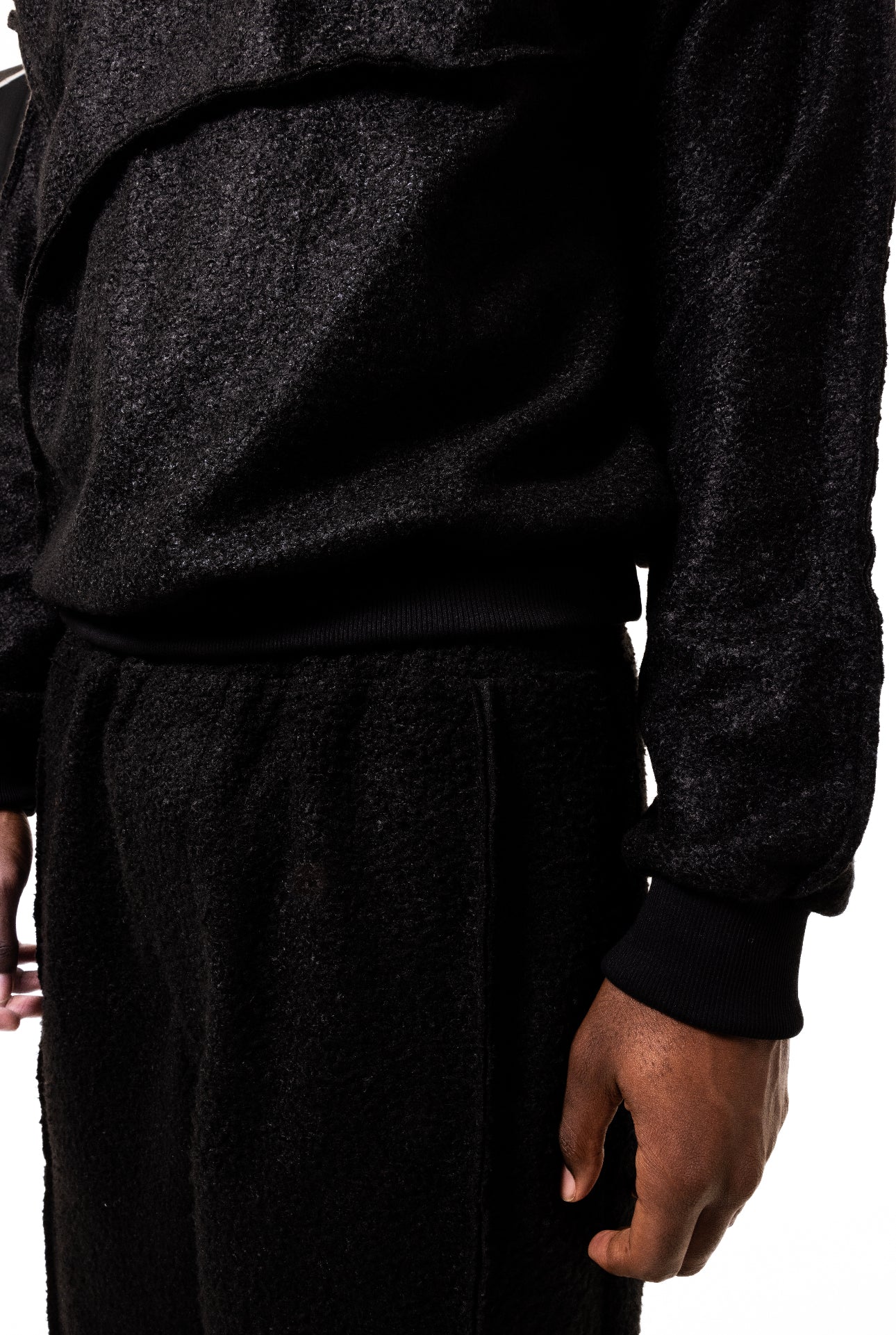 (B) "Le cicatrice" crewneck