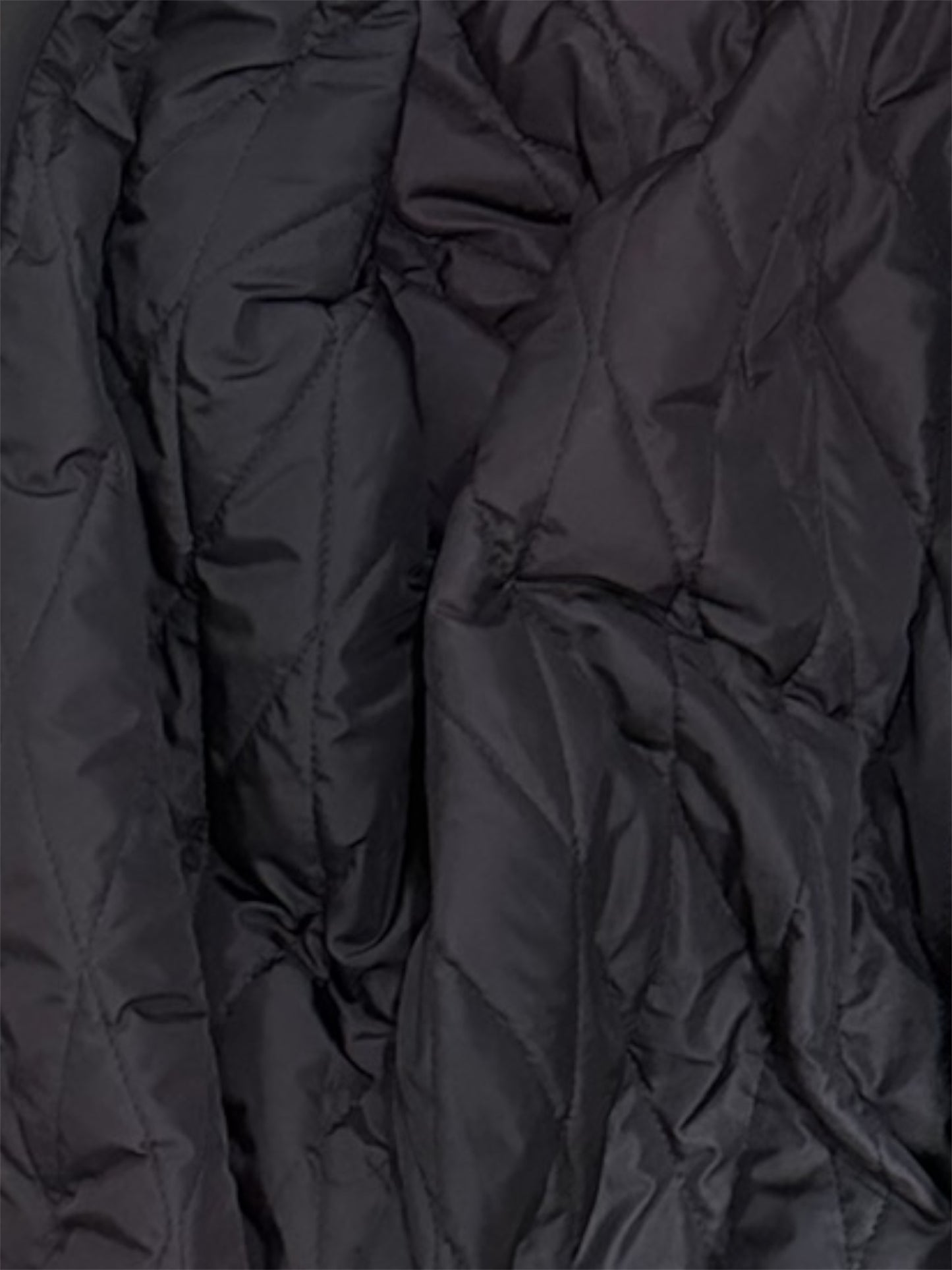 veste zipé a capuche avec doublure matelassé.