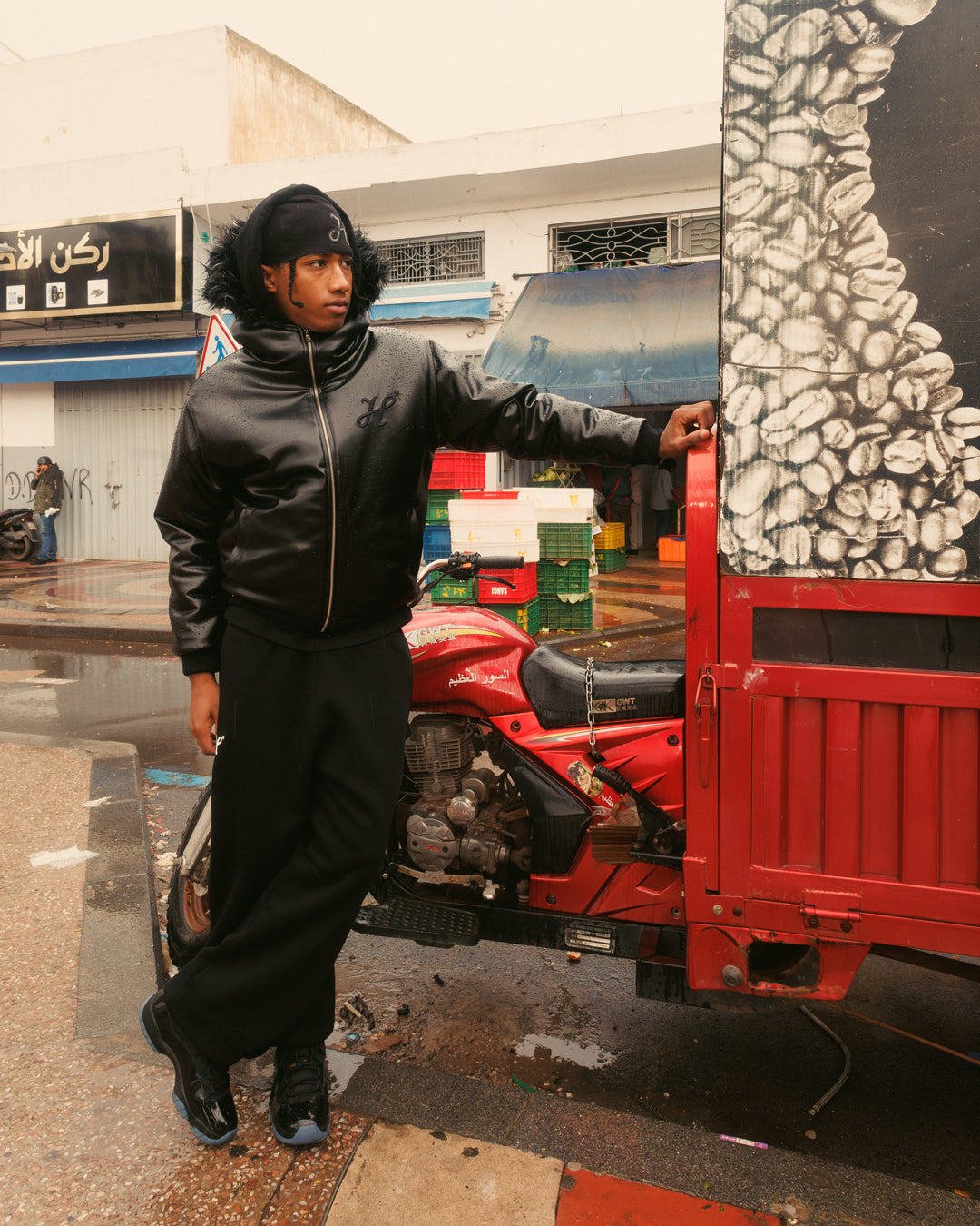 Editions limitées : veste zipé en simili cuir avec doublure matelassé.